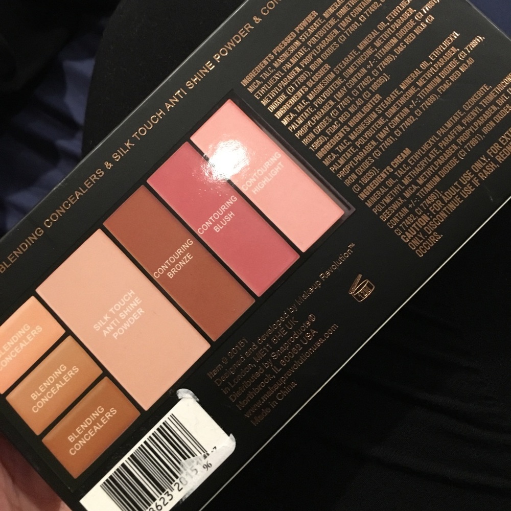 Makeup Revolution Contour Kit